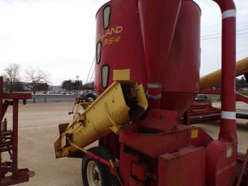 Main image New Holland 354